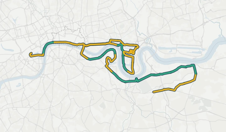 Map of the London Marathon course from Blackheath through Woolwich, Greenwich, Bermondsey, over Tower Bridge, round the Isle of Dogs and Canary Wharf, and along the Embankment to The Mall, each stretch coloured by how hard the weather usually made it for a 6:20 per km runner.