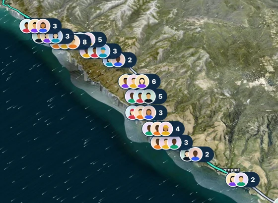 Windline’s race map for the Coast Classic demo on satellite: the riders strung out down the coast road, in groups with their photos and how many ride together.